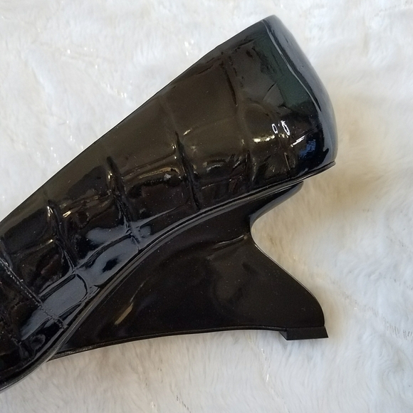 REFORMATION Willa Pump - Picture 5 of 7